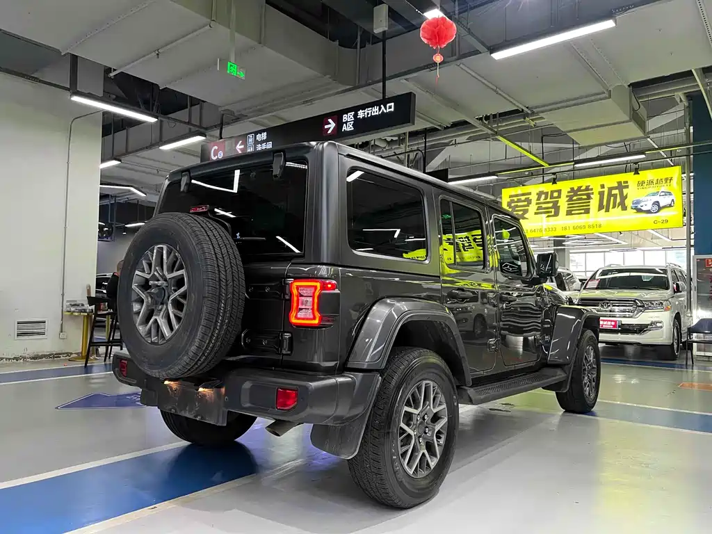 Wrangler NEV 4-door 2.0 T 4 xe Sahara