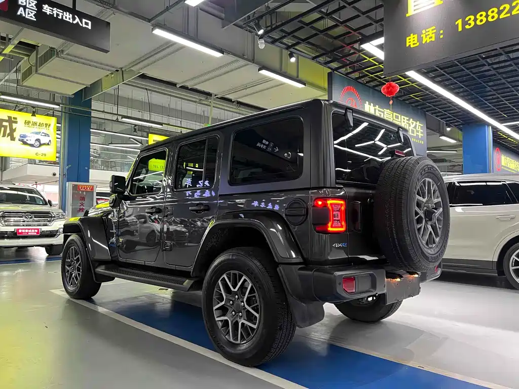 Wrangler NEV 4-door 2.0 T 4 xe Sahara