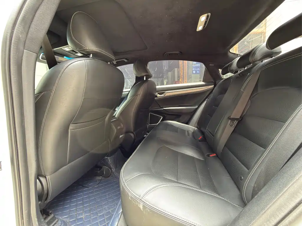 Emgrand GL 1.8 L DCT Elite Connected
