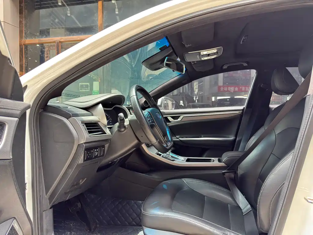Emgrand GL 1.8 L DCT Elite Connected
