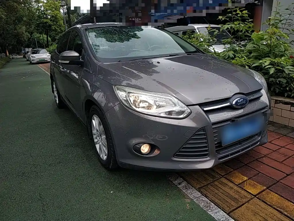 Focus Sedan 1.6 L Auto Comfort