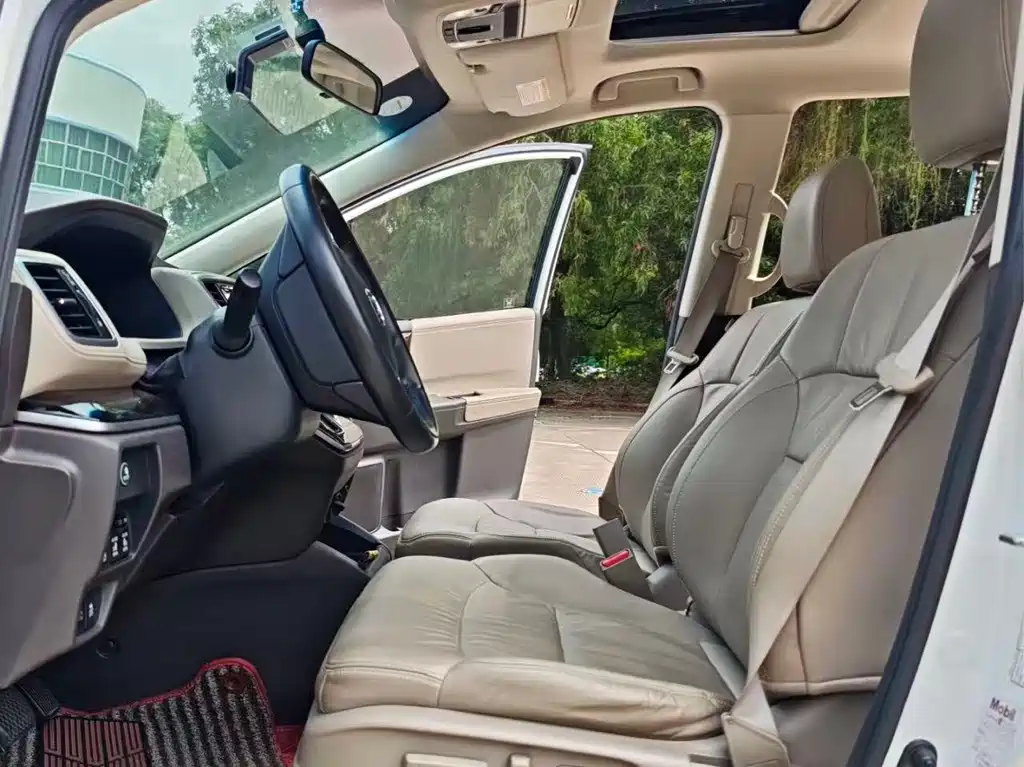 Odyssey 2.4 L Luxury