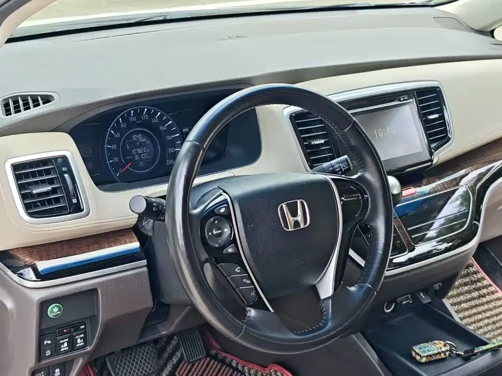 Odyssey 2.4 L Luxury