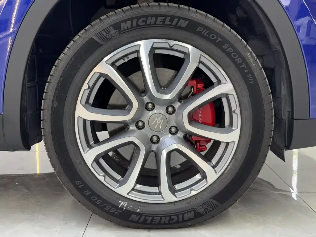Levante 3.0 T Standard