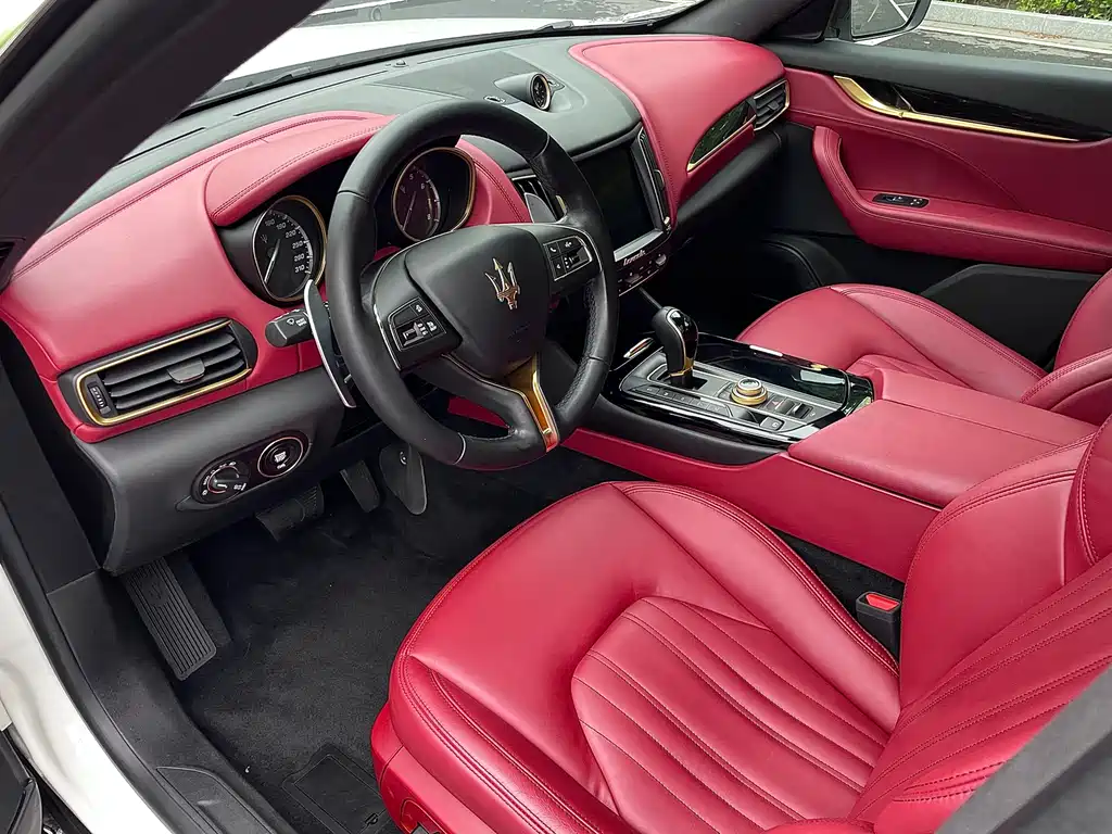 Levante 3.0 T Standard