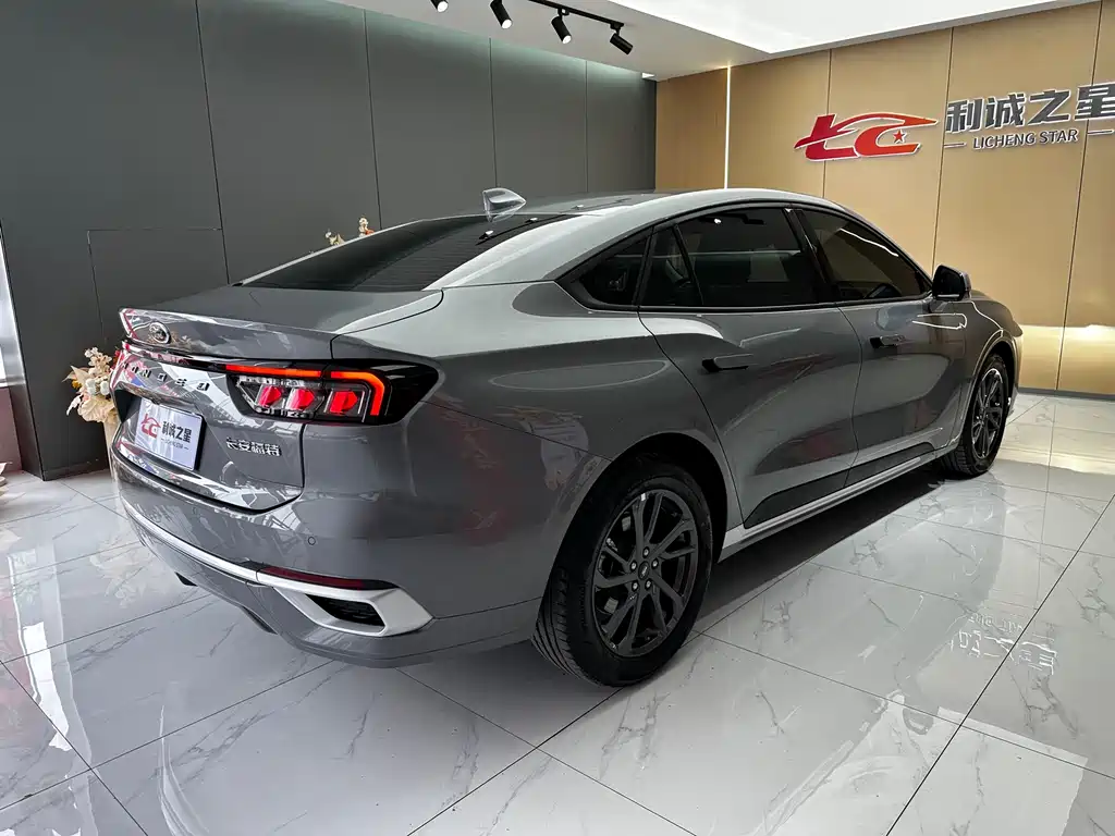 Mondeo 2.0 T EcoBoost Luxury