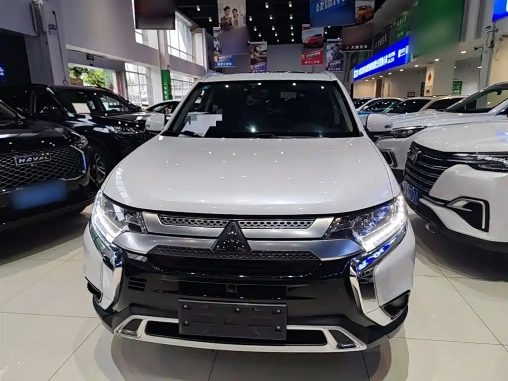 Outlander 2.0 L 2 WD Smooth Enjoyment 7-seat