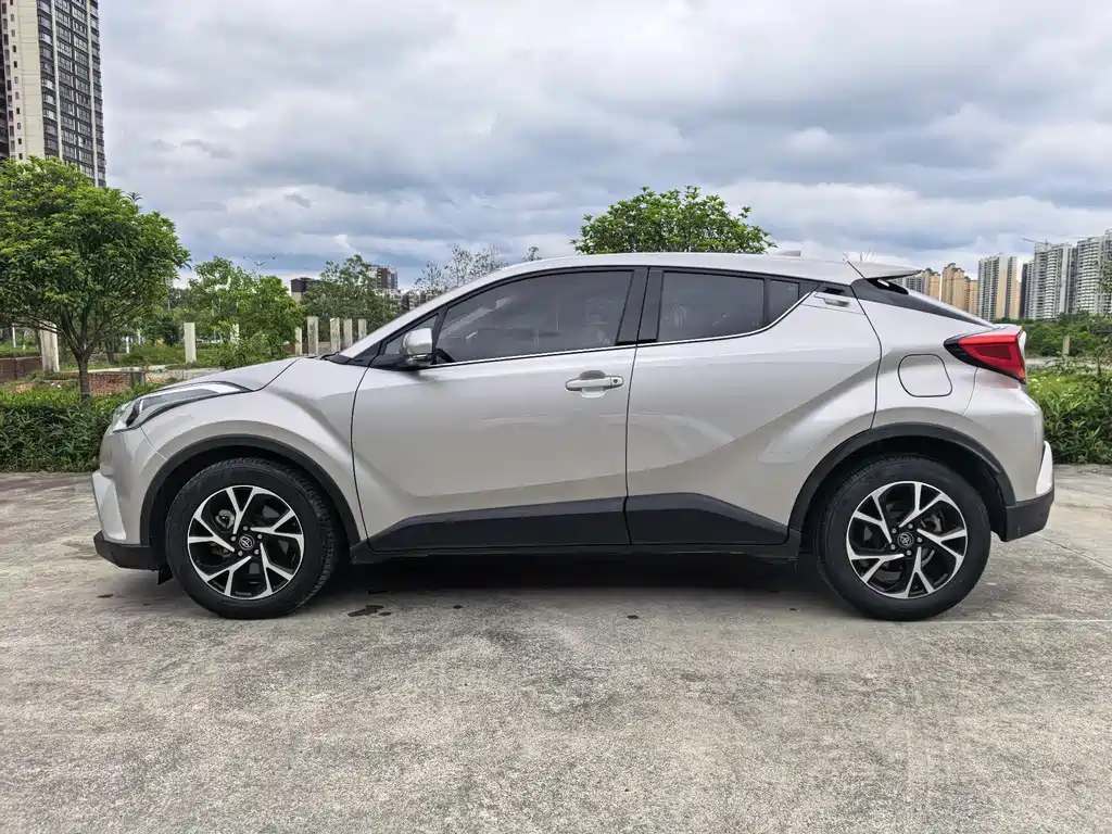 Toyota C-HR 丰田C-HR 2020款 2.0 L 酷越领先版