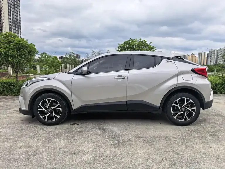 Toyota C-HR 丰田C-HR 2020款 2.0 L 酷越领先版
