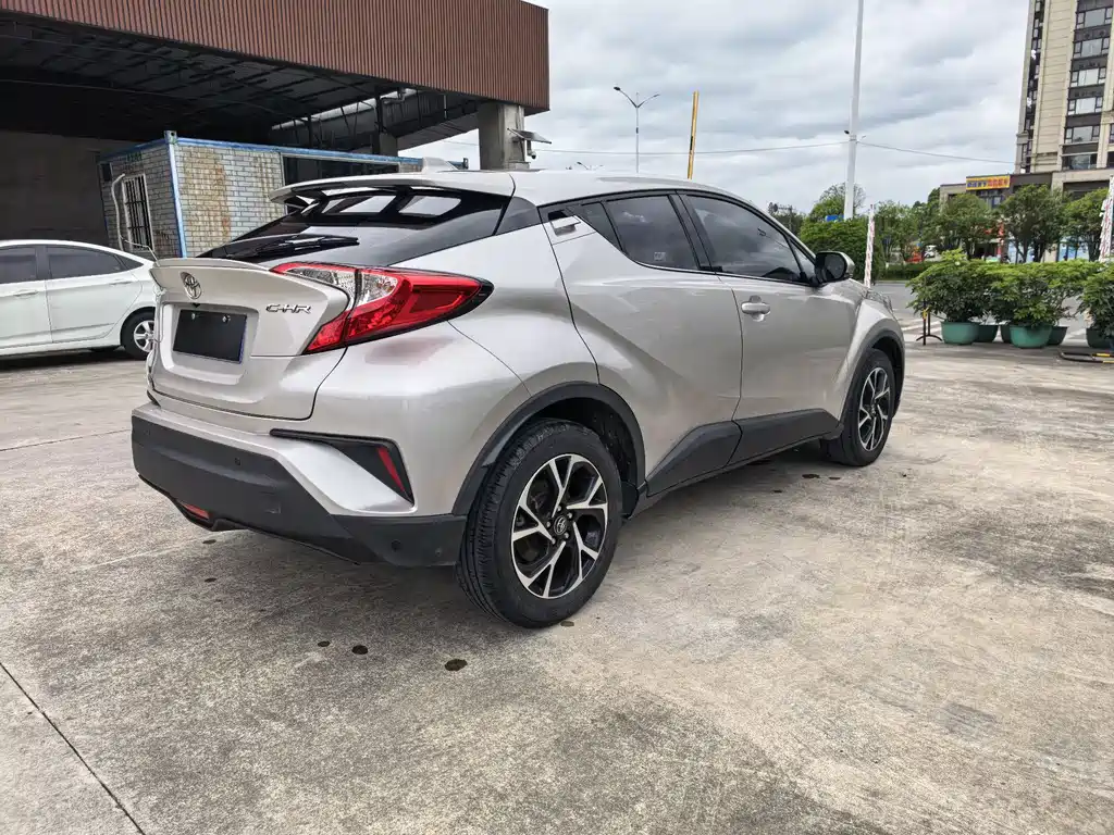 Toyota C-HR 丰田C-HR 2020款 2.0 L 酷越领先版
