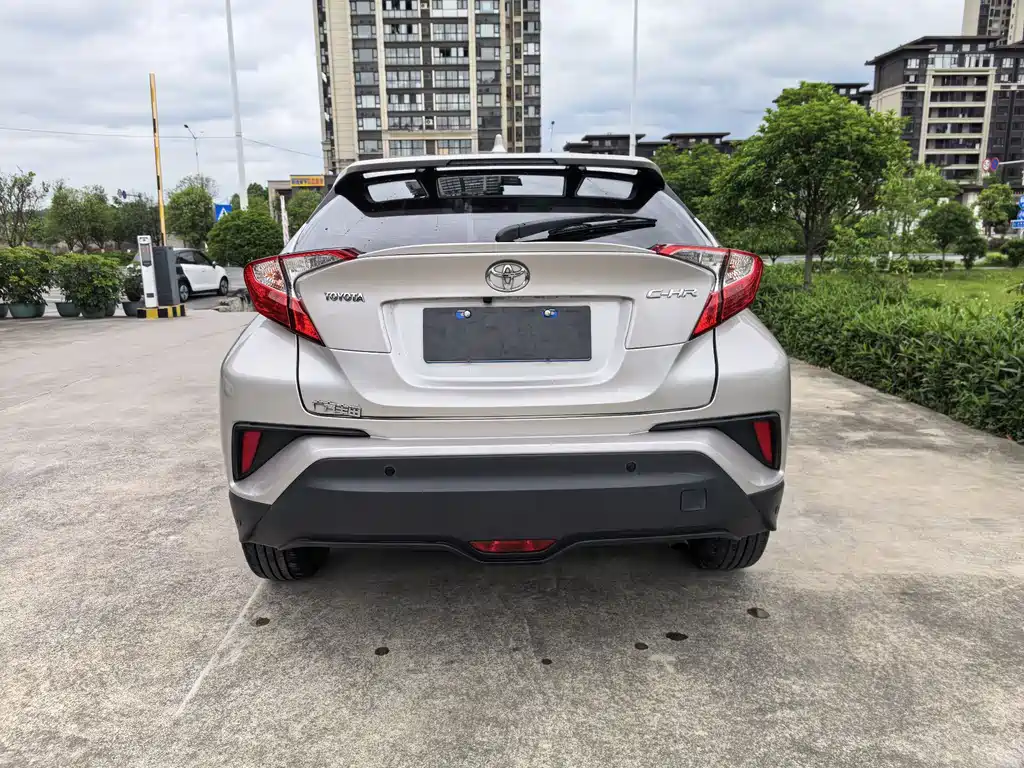 Toyota C-HR 丰田C-HR 2020款 2.0 L 酷越领先版