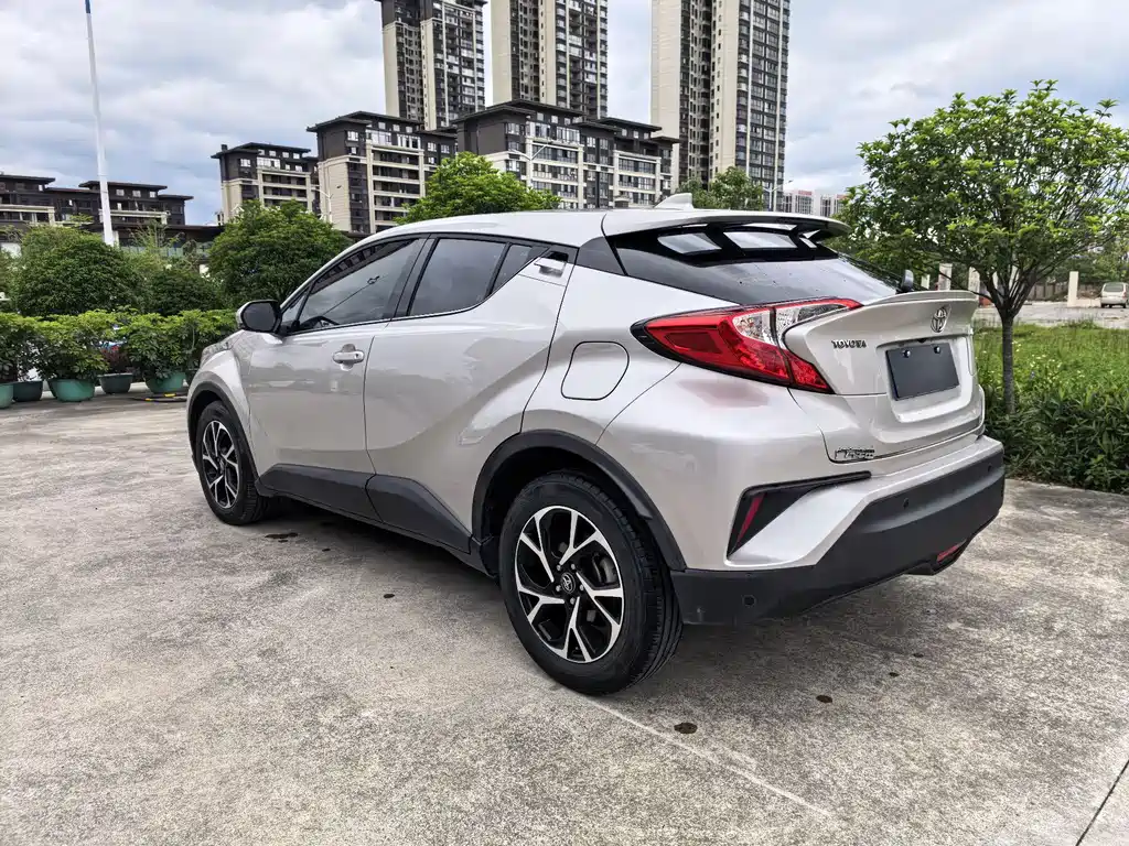 Toyota C-HR 丰田C-HR 2020款 2.0 L 酷越领先版