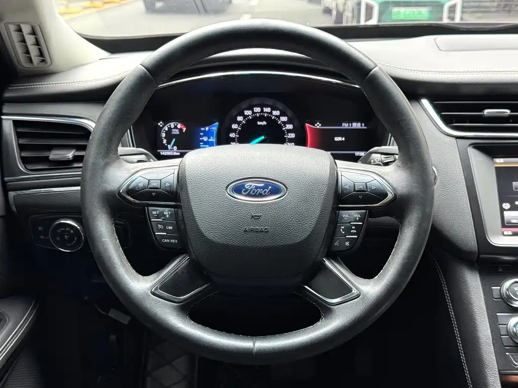 Taurus EcoBoost 245 Fashion