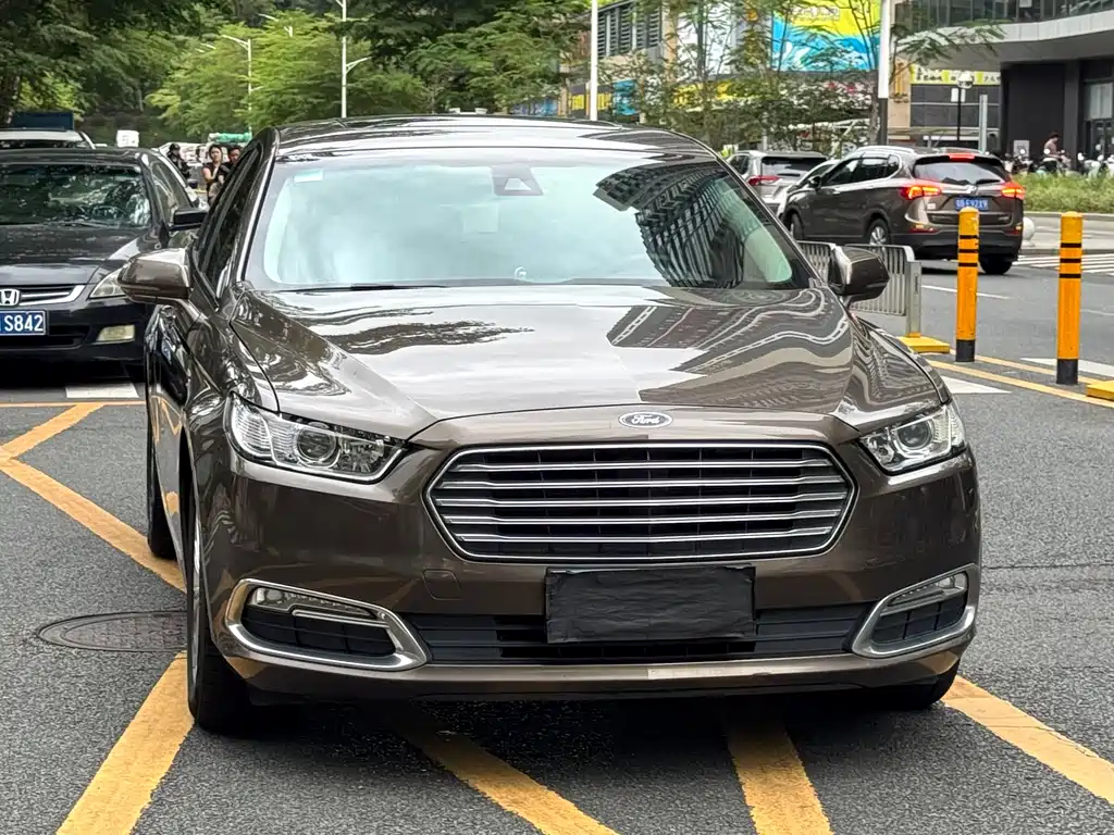 Taurus EcoBoost 245 Fashion