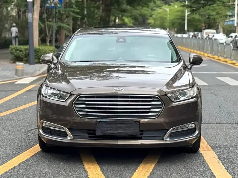 Ford Taurus EcoBoost 245 Fashion