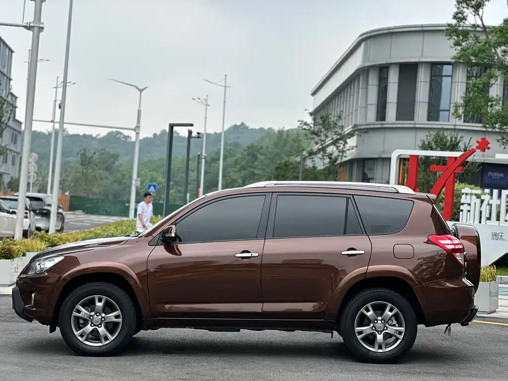RAV4 Special Enjoyment 2.4 L Auto 4 WD Supreme