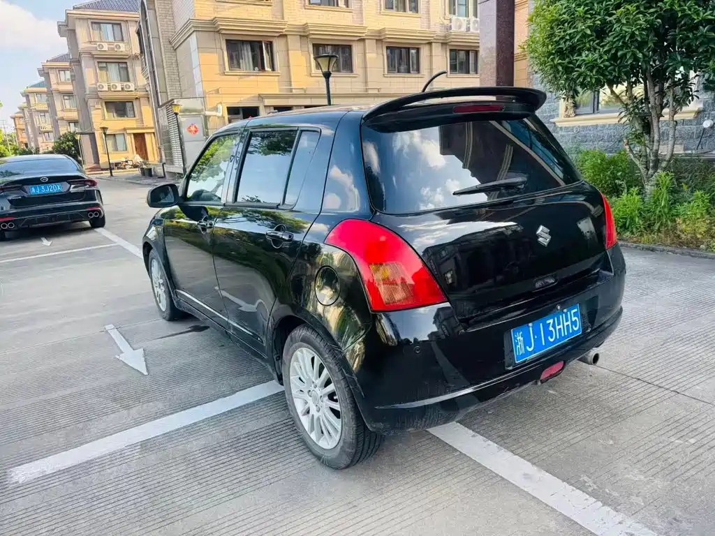 Swift 雨燕 2009款 1.5 L 自动墨客版