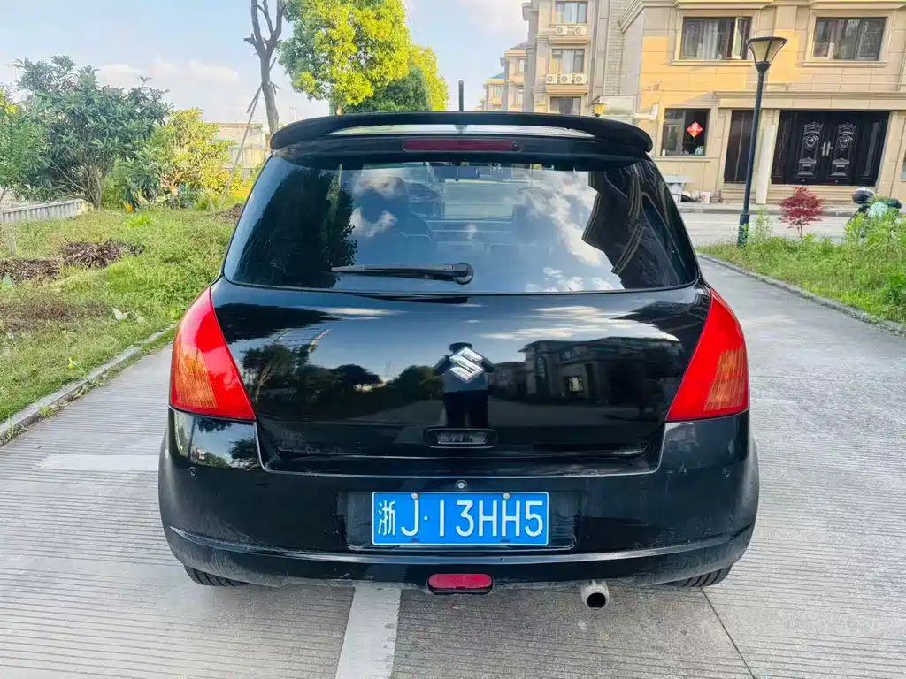 Swift 雨燕 2009款 1.5 L 自动墨客版