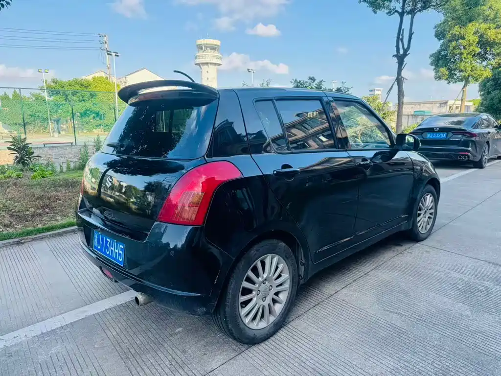 Swift 雨燕 2009款 1.5 L 自动墨客版