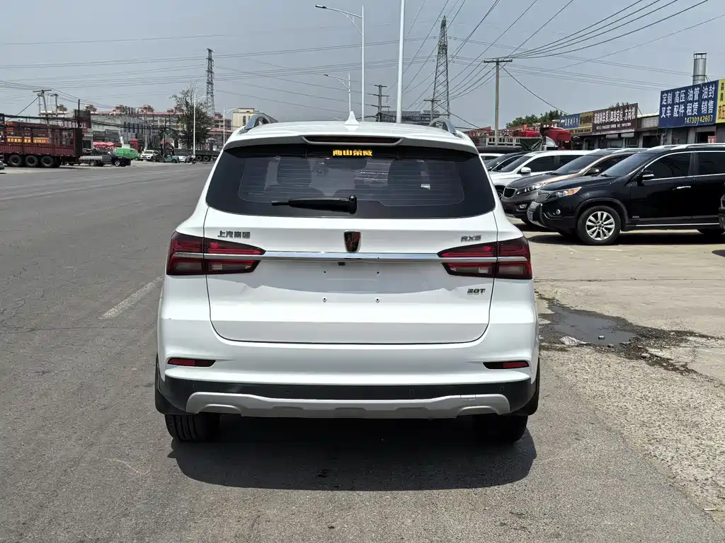 Roewe RX5 20 T 2 WD Manual Flagship