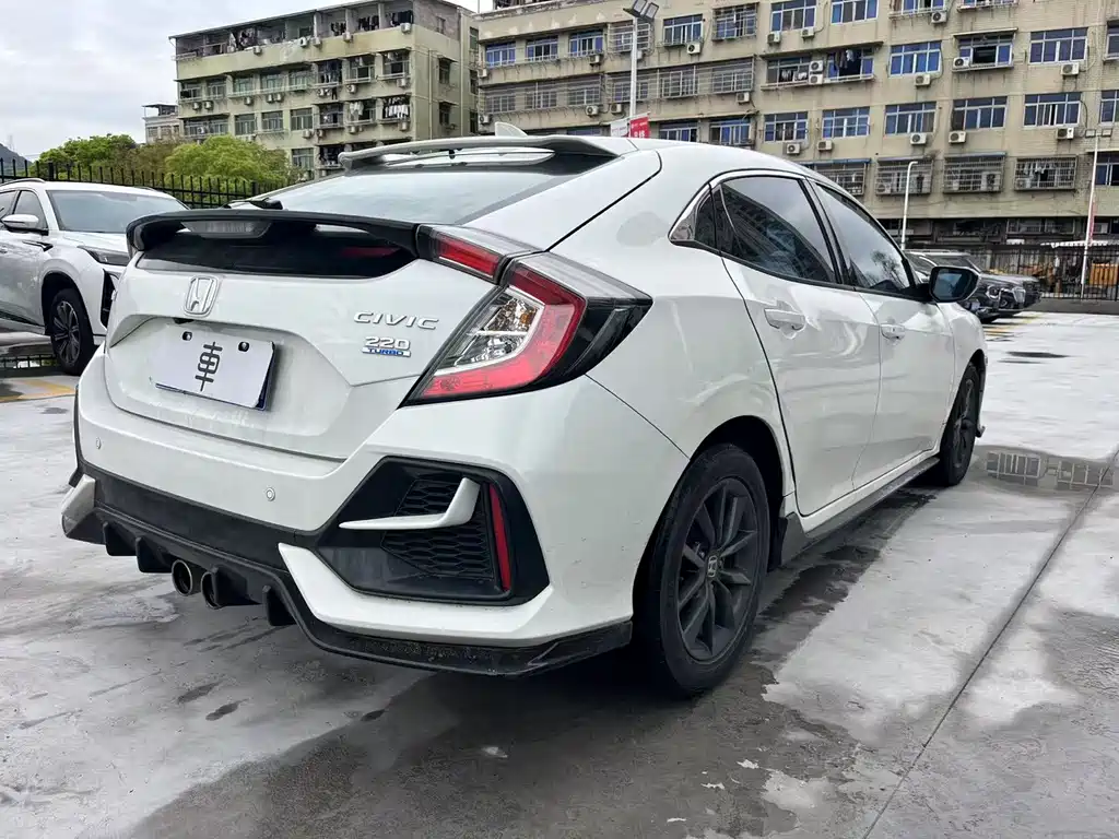 Civic HATCHBACK 220 TURBO CVT New Sharp Control