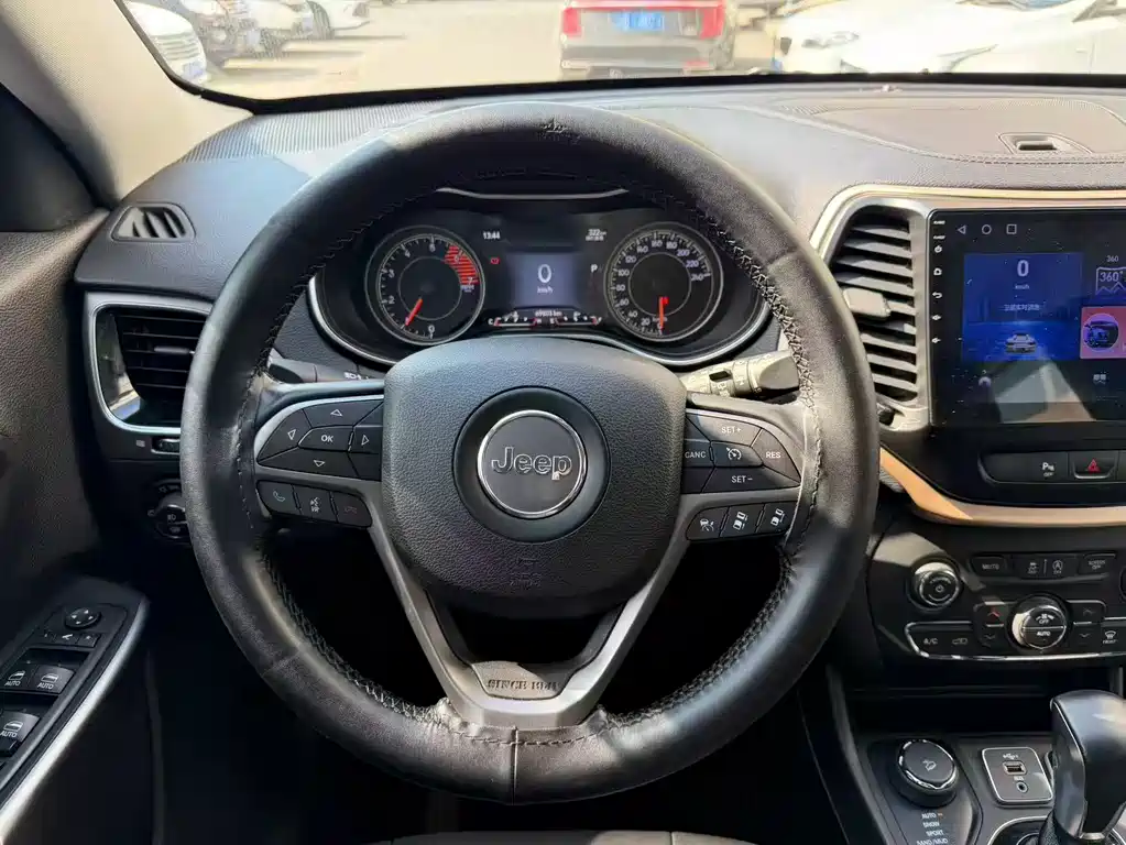 Cherokee 自由光 2019款 2.0 T 四驱探享版 国V