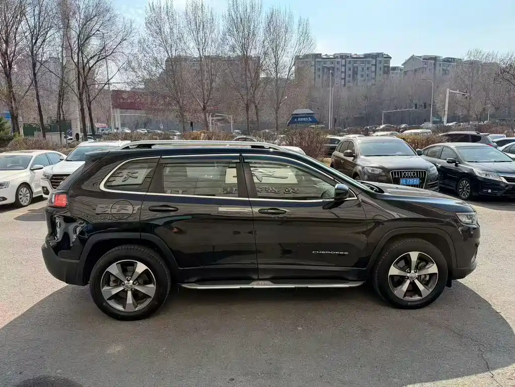 Cherokee 自由光 2019款 2.0 T 四驱探享版 国V