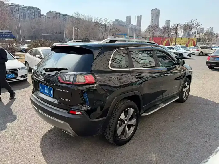 Jeep Cherokee 自由光 2019款 2.0 T 四驱探享版 国V