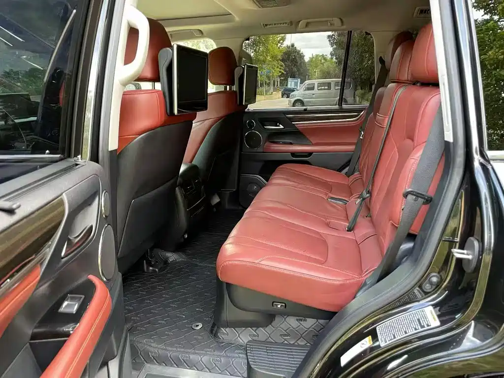 Lexus LX 570 Dynamic Luxury