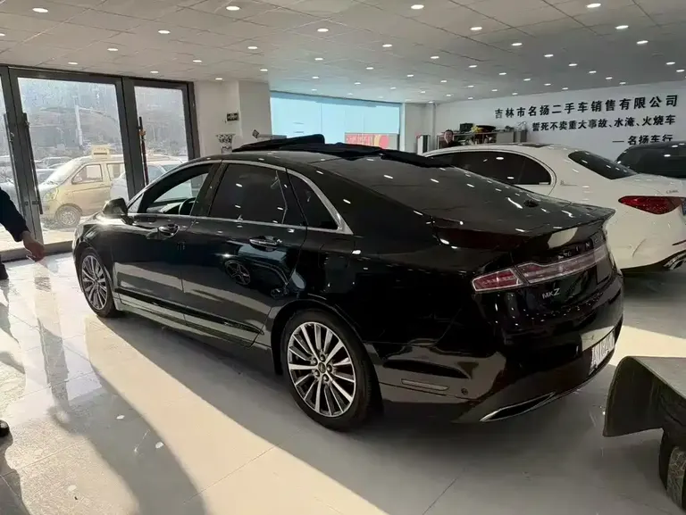 Lincoln MKZ 2.0 T Graceful