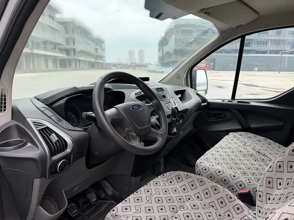 Transit 全顺 2017款 2.0 T汽油厢式运输车短轴低顶国V