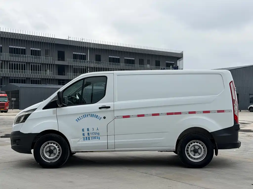 Transit 全顺 2017款 2.0 T汽油厢式运输车短轴低顶国V