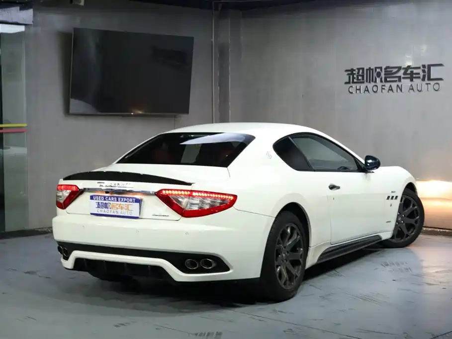 GranTurismo 4.2 L Standard