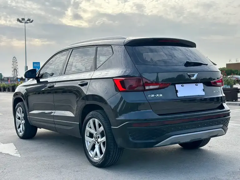 Jetta VS5 280 TSI Auto Progressive