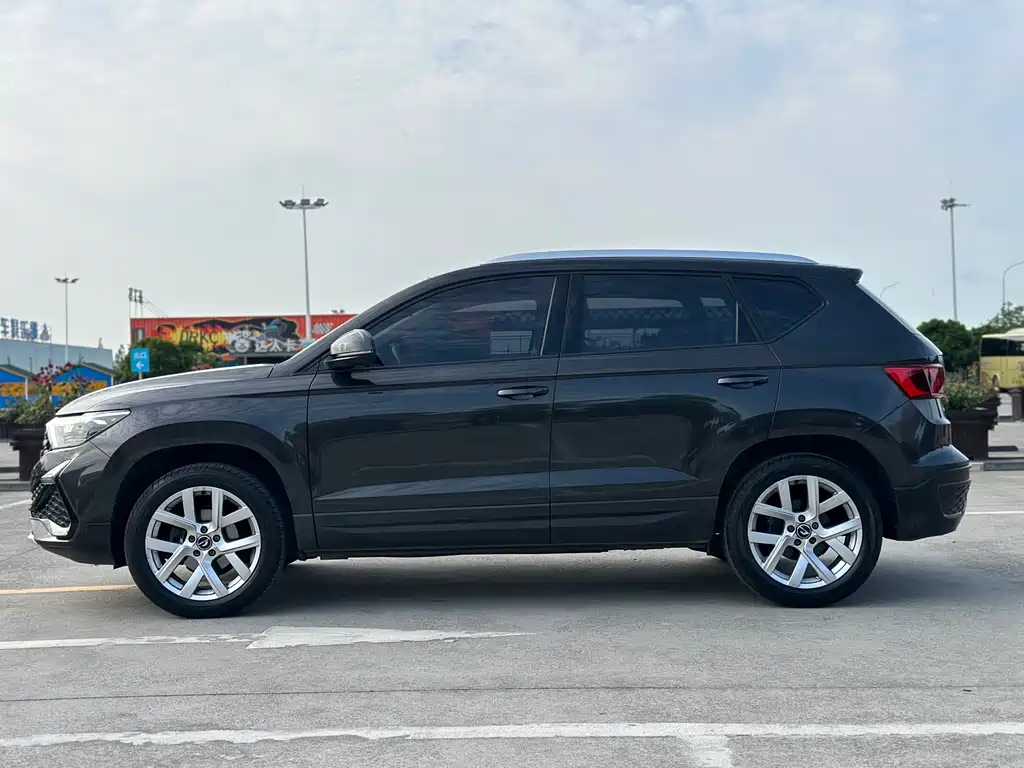 Jetta VS5 280 TSI Auto Progressive