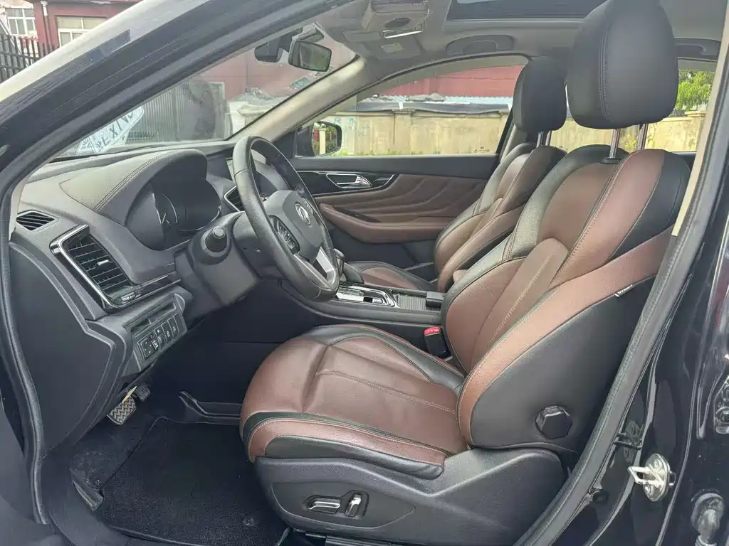 Dongfeng Fengshen AX7 Classic 1.6 T Auto Luxury