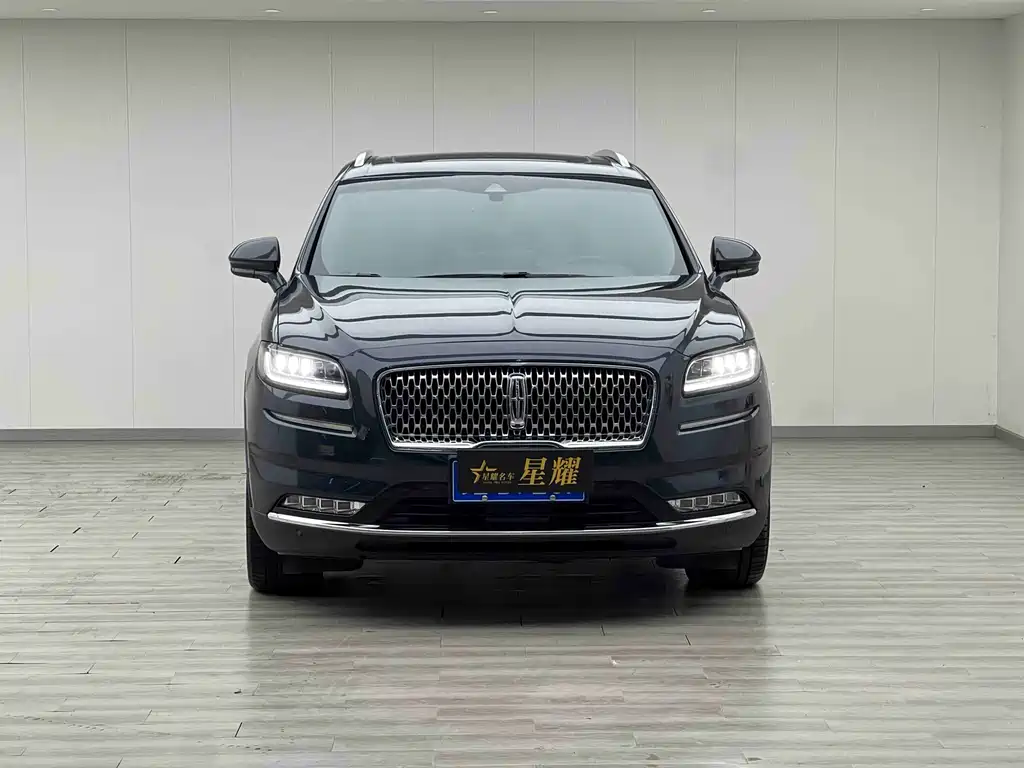 Nautilus 2.7 T 4 WD Honor Shine