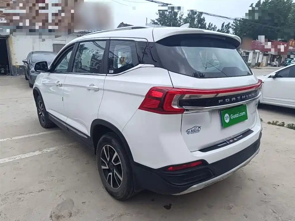 Fengxing T5 Prosperity 1.6 L Manual Dream Chaser 5-seat