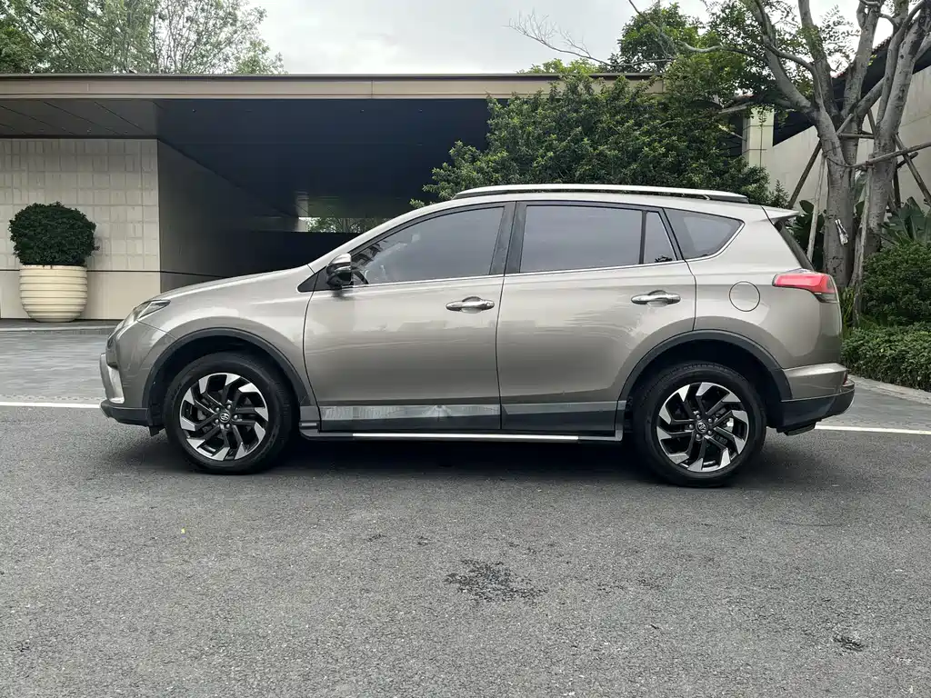 RAV4 2.5 L Auto 4 WD Elite