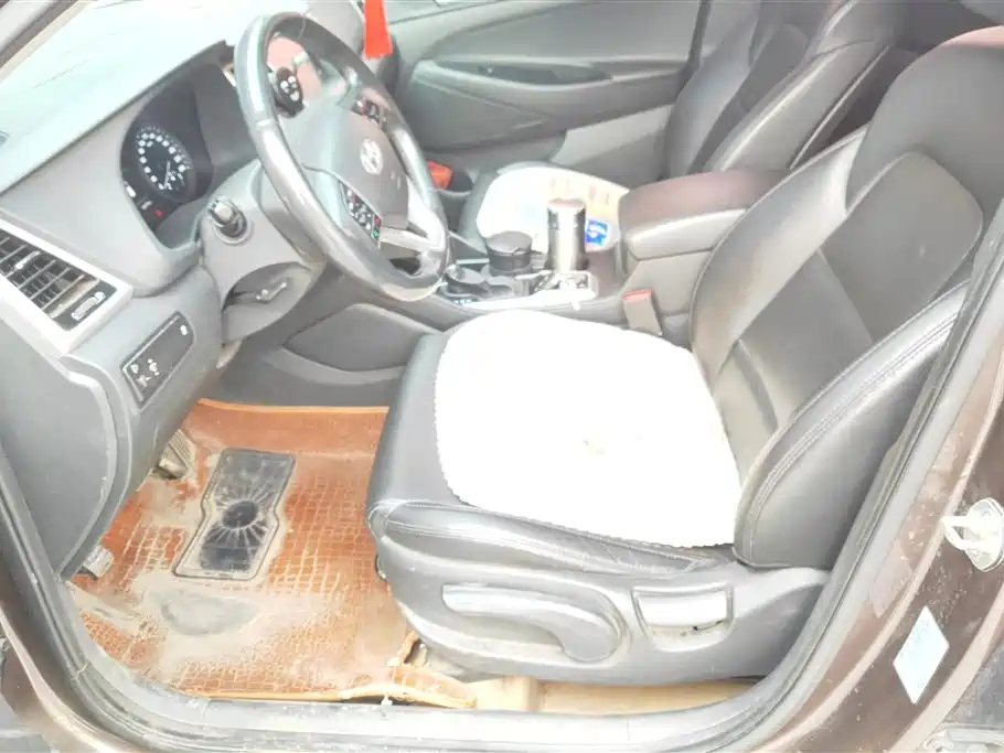 Tucson 途胜 2015款 1.6 T 双离合两驱舒适型