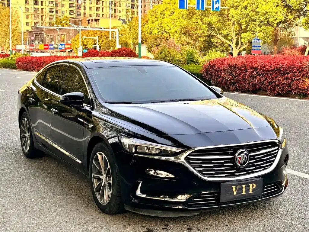 LaCrosse 652 T Luxury