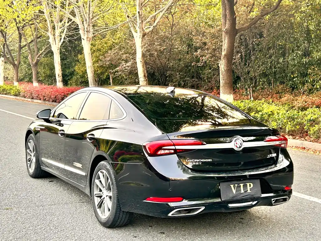 LaCrosse 652 T Luxury