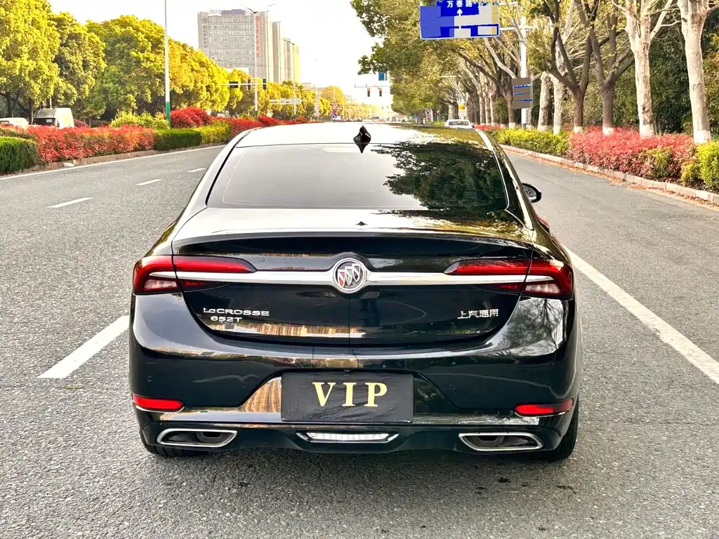 LaCrosse 652 T Luxury