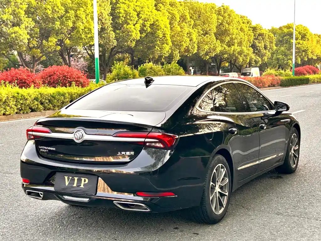 LaCrosse 652 T Luxury