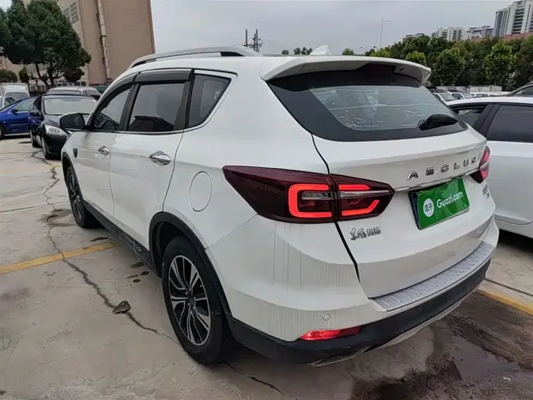 Dongfeng Fengshen AX7 东风风神AX7 2019款 经典 230 T 手动豪华型 国VI