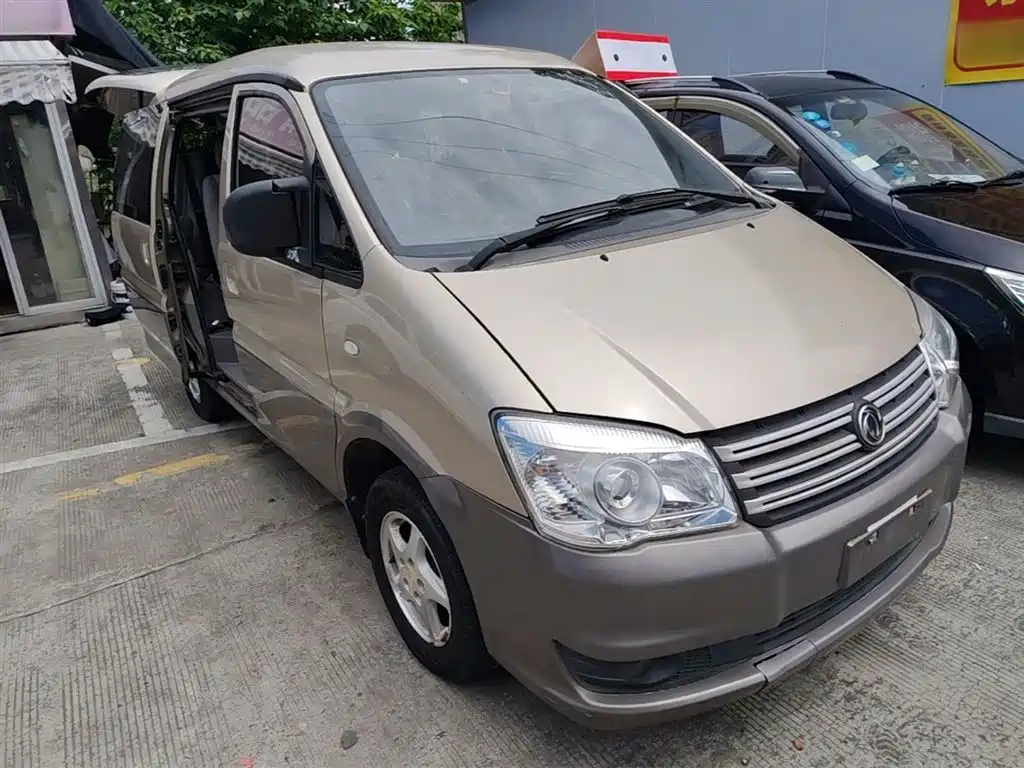 Lingzhi M3 1.6 L 7-seat Comfort