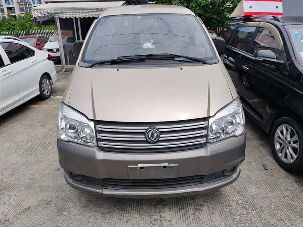 Lingzhi M3 1.6 L 7-seat Comfort