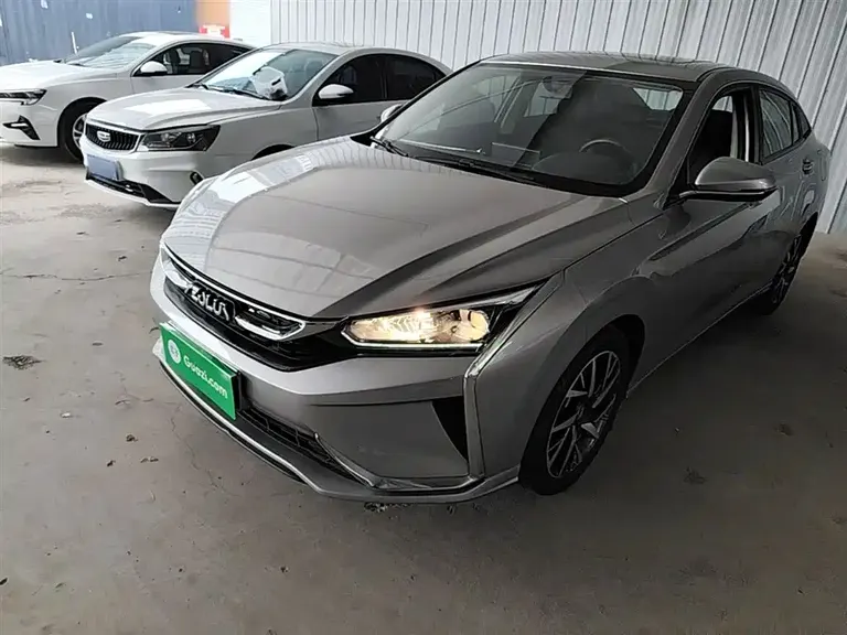 Dongfeng Yixuan 230 T Auto Dazzle