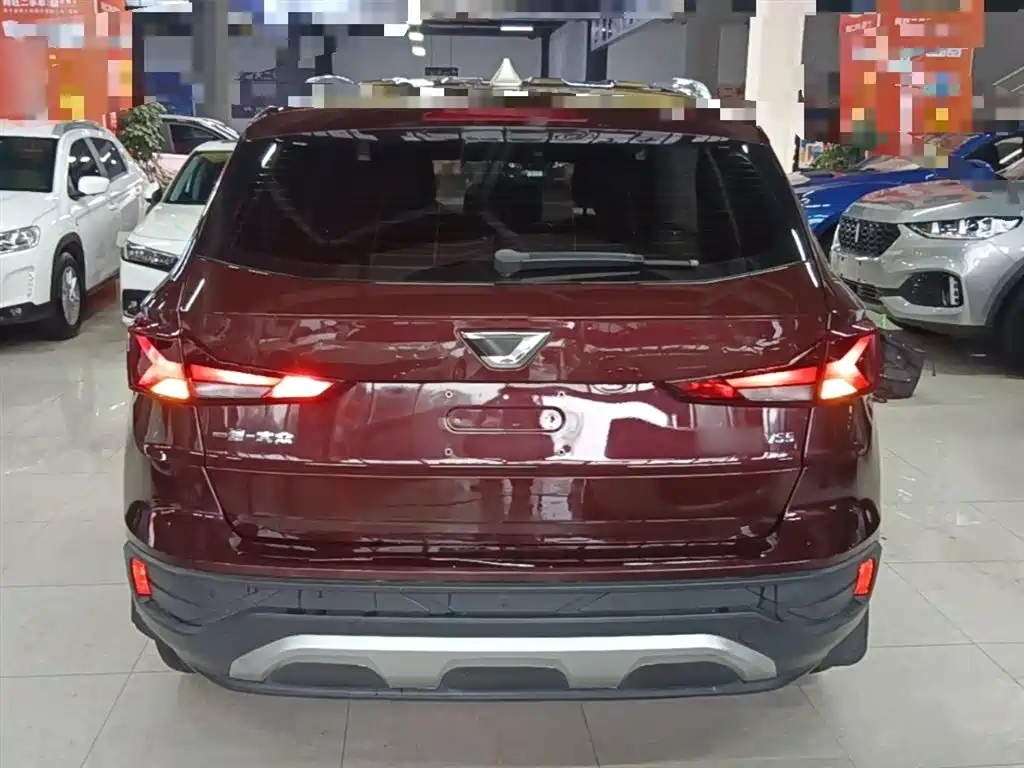 Jetta VS5 280 TSI Auto Progressive