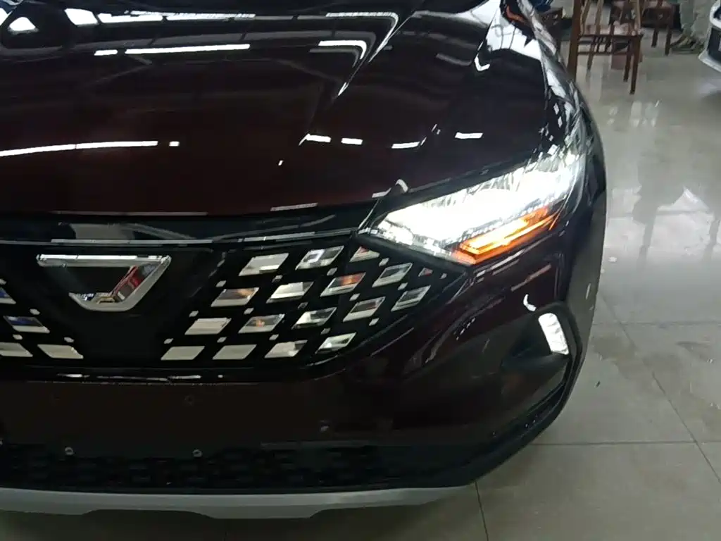 Jetta VS5 280 TSI Auto Progressive